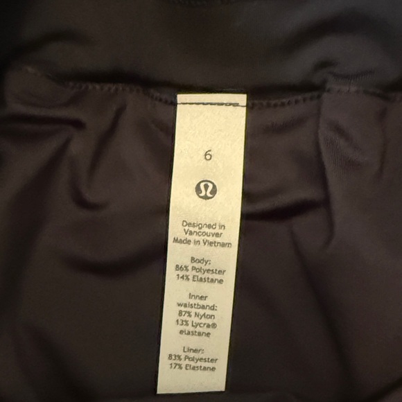 lululemon athletica Track That Black Camouflage Running Shorts 3”- NWT, Size 6 - Picture 3 of 3